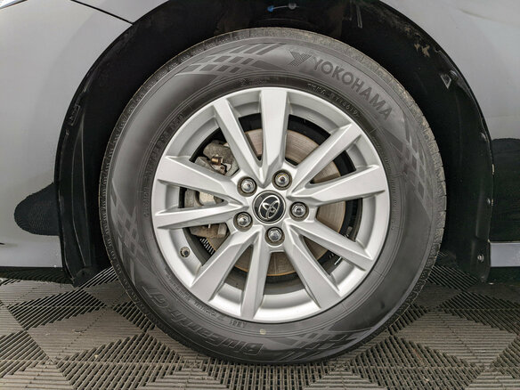 2019 Toyota Camry VIII (XV70), чёрный, 2580000 рублей - вид 11