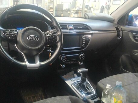 2020 Kia Rio IV Рестайлинг, синий, 1322000 рублей, вид 5