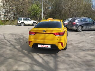 2018 Kia Rio IV, жёлтый, 920000 рублей, вид 3