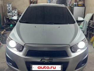 2013 Chevrolet Aveo II, серебристый, 700000 рублей, вид 3