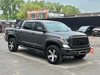 2020 Toyota Tundra CrewMax II Рестайлинг, серый, 6450000 рублей, вид 5