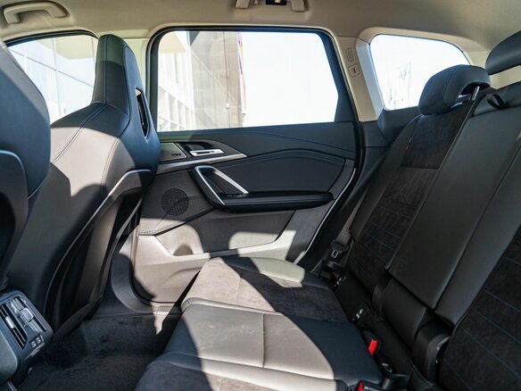 2026 BMW X1 Long 25Li xDrive III (U11/U12), белый, 6390000 рублей - вид 13