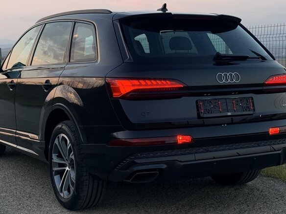 2026 Audi Q7 45 TFSI II (4M) Рестайлинг 2, серый, 11200000 рублей - вид 6