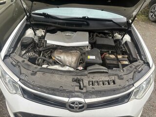 2017 Toyota Camry VII (XV50) Рестайлинг 2, белый, 1730000 рублей, вид 3