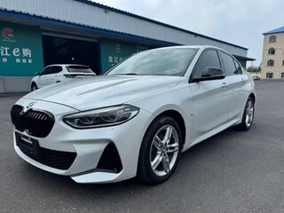 2022 BMW 1 серии 120i III (F52) Рестайлинг, белый, 1950000 рублей, вид 2