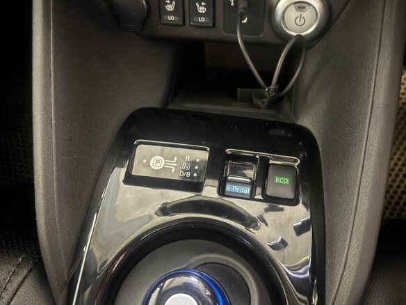 2019 Nissan Leaf II (ZE1), серебристый, 2420000 рублей - вид 5