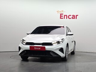 2023 Kia K3 II Рестайлинг, белый, 1350000 рублей, вид 2