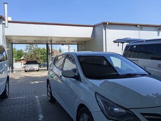 2015 Hyundai Solaris I Рестайлинг, белый, 1100000 рублей, вид 3
