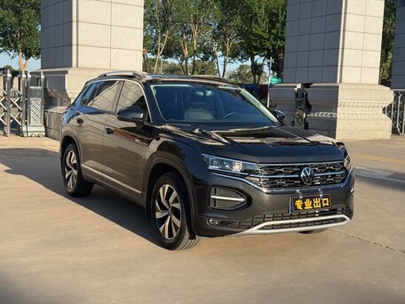 2022 Volkswagen Tayron I, чёрный, 2140000 рублей, вид 3