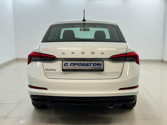 2022 Skoda Rapid II, белый, 1430000 рублей - вид 2