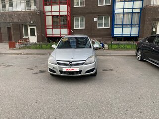 2011 Opel Astra H Рестайлинг, серебристый, 320000 рублей, вид 2
