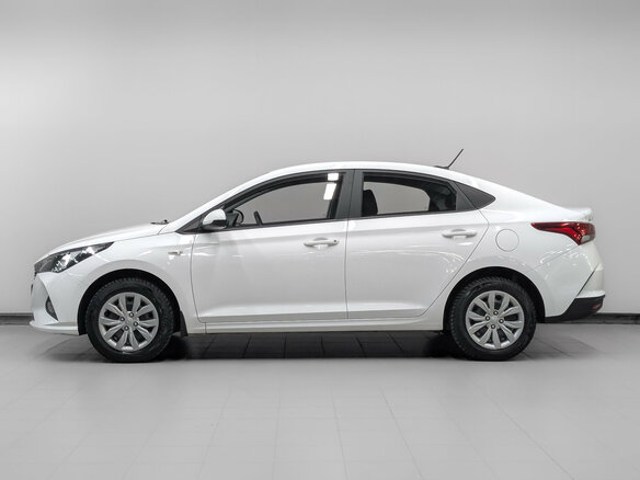 2022 Hyundai Solaris II Рестайлинг, белый, 1460000 рублей - вид 7