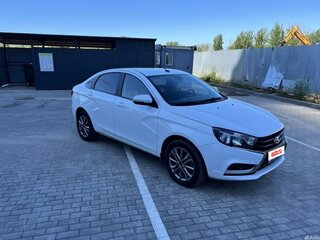 2021 Lada (ВАЗ) Vesta I, белый, 950000 рублей, вид 2