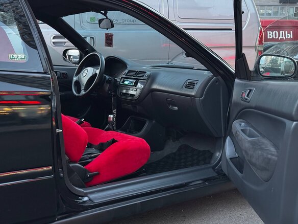 1999 Honda Civic VI Рестайлинг, чёрный, 780000 рублей - вид 6