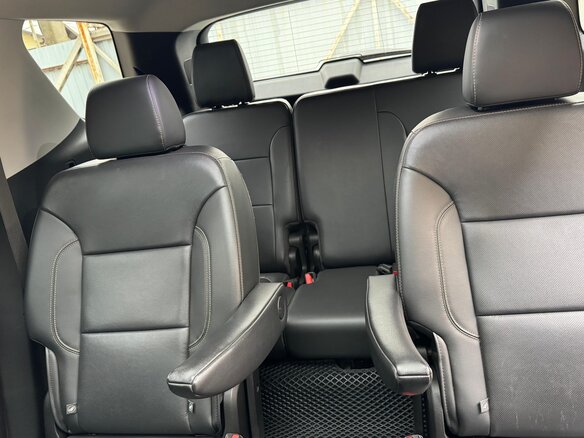 2019 Chevrolet Traverse II, серебристый, 2600000 рублей - вид 3