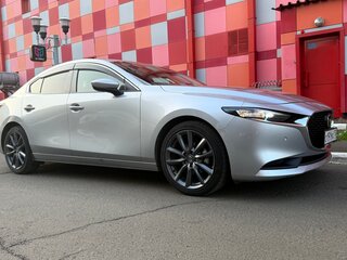 2021 Mazda 3 IV (BP), серебристый, 1700000 рублей, вид 4
