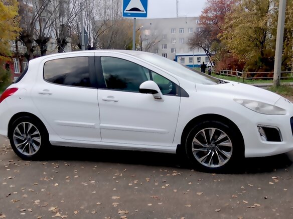 2012 Peugeot 308 I Рестайлинг, белый, 365000 рублей - вид 5