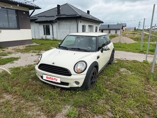 2009 Mini Hatch One II (R56), белый, 700000 рублей, вид 1