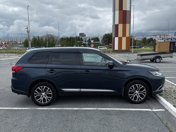 2018 Mitsubishi Outlander III Рестайлинг 2, синий, 2050000 рублей - вид 3
