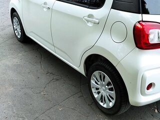 2018 Toyota Passo III, белый, 920000 рублей, вид 4