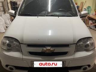 2016 Chevrolet Niva I Рестайлинг, белый, 625000 рублей, вид 1