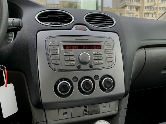 2009 Ford Focus II Рестайлинг, серебристый - вид 11
