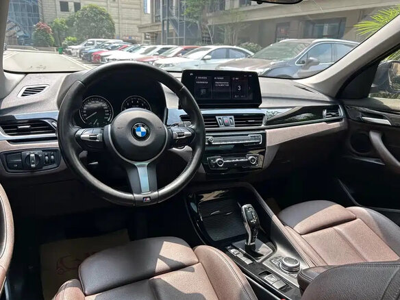 2020 BMW X1 18i sDrive II (F48) Рестайлинг, синий - вид 11