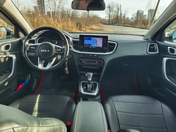 2021 Kia Ceed III Рестайлинг, чёрный, 1850000 рублей - вид 11
