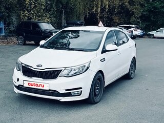 2016 Kia Rio III Рестайлинг, белый, 1100000 рублей, вид 1