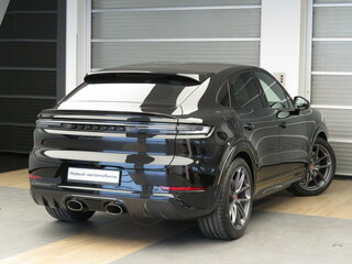 2026 Porsche Cayenne GTS Coupé III Рестайлинг, чёрный, 31219000 рублей, вид 3