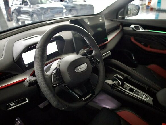 2026 Geely Coolray I Рестайлинг 2, фиолетовый, 2929990 рублей - вид 14