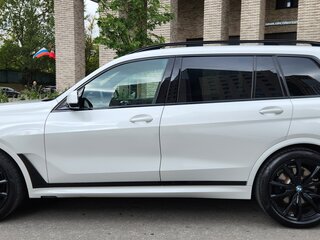 2022 BMW X7 40i I (G07) Рестайлинг, белый, 10800000 рублей, вид 2