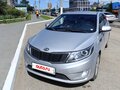 2013 Kia Rio 5-speed III, серебристый, 890000 рублей - вид 1