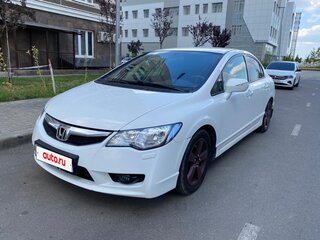 2010 Honda Civic VIII Рестайлинг, белый, 920000 рублей, вид 1