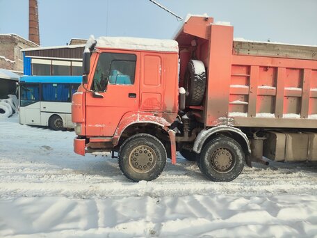 2011 Sinotruk Howo ZZ3407, красный, 1350000 рублей, вид 2