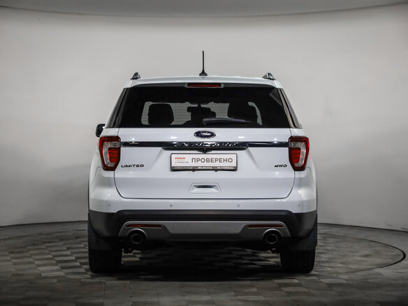 2017 Ford Explorer V Рестайлинг, белый, 2399777 рублей - вид 5