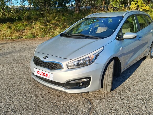 2017 Kia Ceed II Рестайлинг, серебристый, 1280000 рублей - вид 1