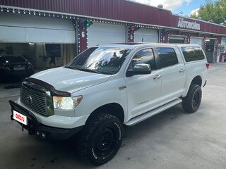 2011 Toyota Tundra CrewMax II, белый, 3870000 рублей, вид 2