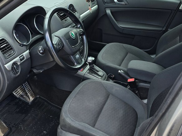 2012 Skoda Yeti I, серый, 790000 рублей - вид 4