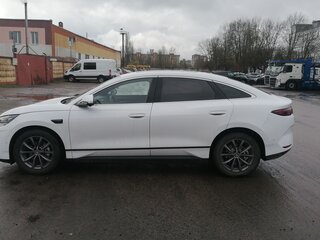 2025 BYD Qin L, белый, 2500000 рублей, вид 5