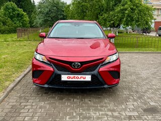 2020 Toyota Camry US Market VIII (XV70), красный, 1850000 рублей, вид 3