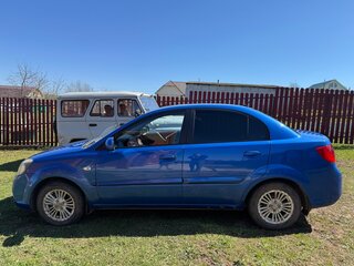 2010 Kia Rio II Рестайлинг, синий, 350000 рублей, вид 4