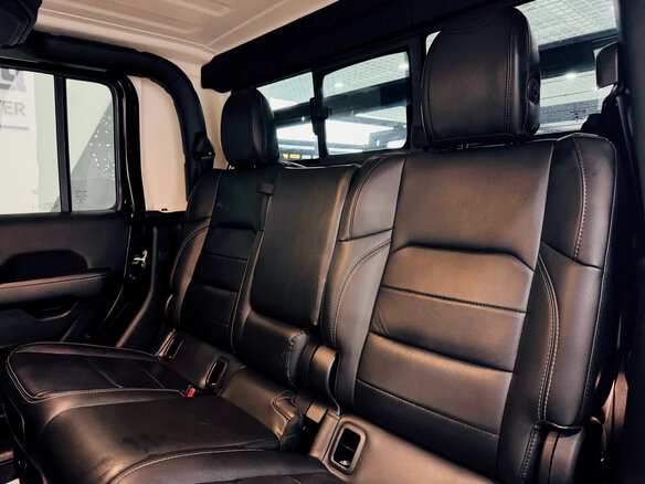 2023 Jeep Gladiator II (JT) Рестайлинг, чёрный, 6510000 рублей - вид 8