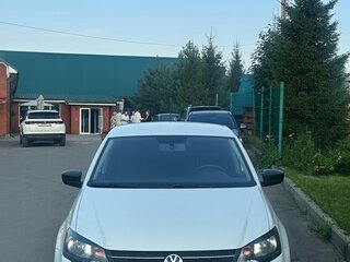 2016 Volkswagen Polo V Рестайлинг, белый, 900000 рублей, вид 3