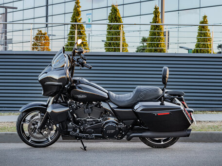2024 Harley-Davidson Street Glide, чёрный, 2250000 рублей, вид 3