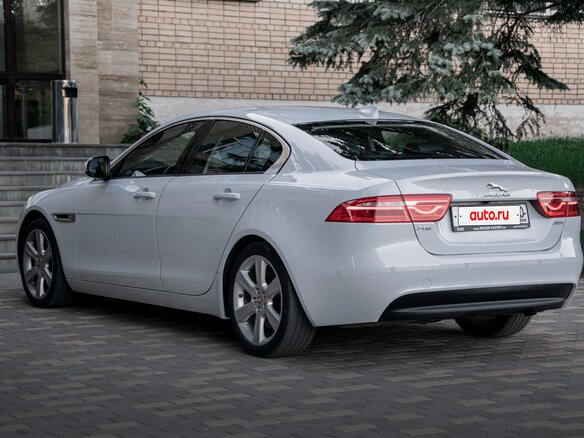 2016 Jaguar XE EcoBoost I, белый, 1800000 рублей - вид 16
