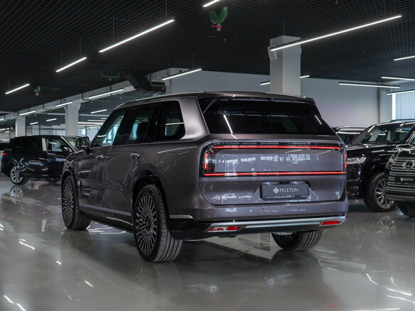 2025 Zeekr 9X 70 kWh, серый - вид 3