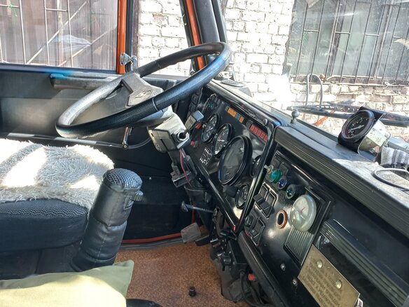 2003 КамАЗ 43118, оранжевый, 2050000 рублей - вид 8