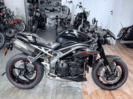 2018 Triumph Speed Triple, чёрный, 999000 рублей, вид 3