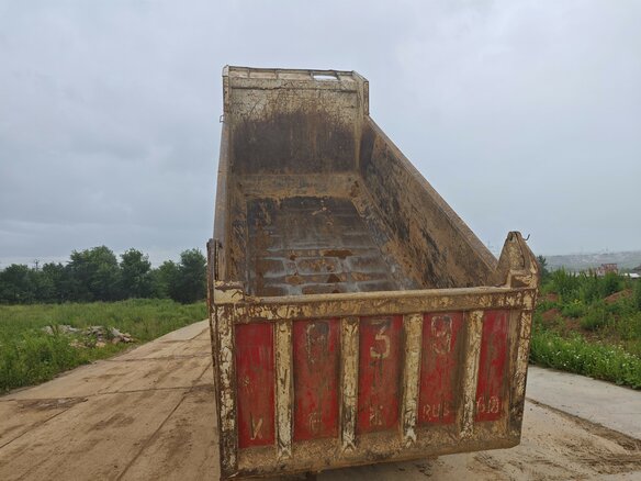 2004 Iveco EuroTrakker, белый, 850000 рублей - вид 16